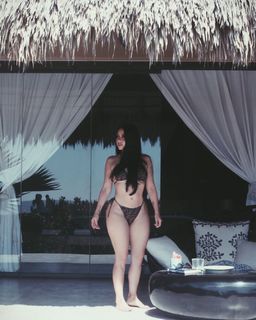 Jimena Sánchez feet photo thumbnail