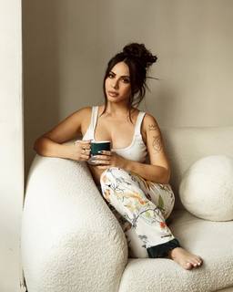 Jimena Sánchez feet photo thumbnail