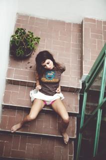 Jimena Sánchez feet photo thumbnail