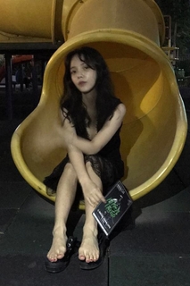 Jimin Shin feet photo 3