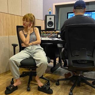 Jimin Shin feet photo 1