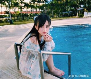 Jingyi Ju feet photo 9