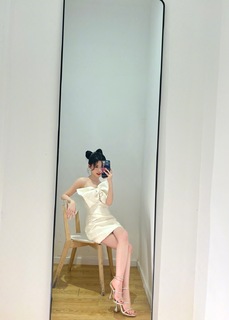 Jingyi Ju feet photo 6