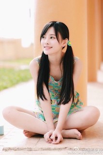 Jingyi Ju feet photo 2