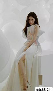 Jingyi Ju feet photo 8