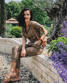 Jitka Boho feet photo 1