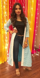 Jiya Shankar feet photo 3
