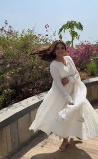 Jiya Shankar feet photo 20