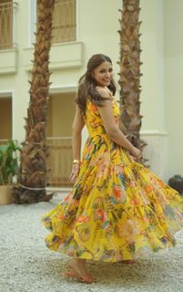 Jiya Shankar feet photo 18