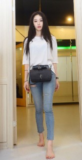 Jiyeon feet photo 3