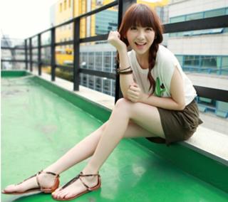 Jiyoung Kang feet photo 1