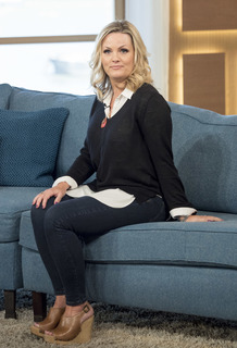 Jo Joyner feet photo thumbnail