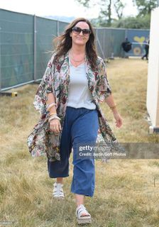 Jo Joyner feet photo thumbnail