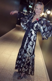 Jo Whiley feet photo 3