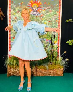 Jo Whiley feet photo 4