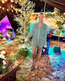 Jo Whiley feet photo 3
