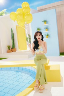 Jo Yuri feet photo thumbnail