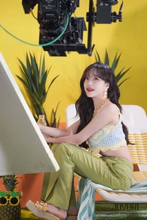 Jo Yuri feet photo thumbnail