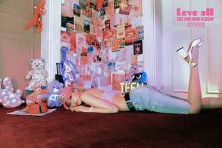 Jo Yuri feet photo thumbnail