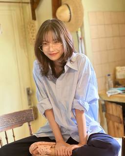 Jo Yuri feet photo thumbnail