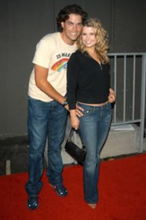 JoAnna Garcia Swisher feet photo thumbnail