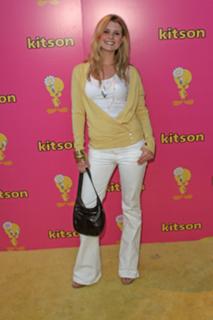 JoAnna Garcia Swisher feet photo thumbnail