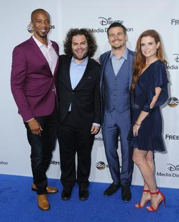 JoAnna Garcia Swisher feet photo thumbnail
