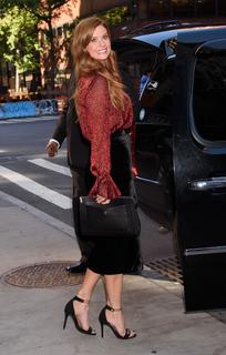 JoAnna Garcia Swisher feet photo thumbnail
