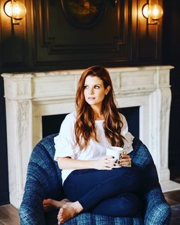 JoAnna Garcia Swisher feet photo thumbnail