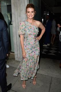 JoAnna Garcia Swisher feet photo thumbnail