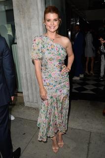 JoAnna Garcia Swisher feet photo thumbnail