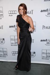 JoAnna Garcia Swisher feet photo thumbnail