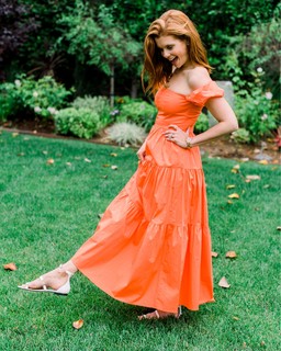 JoAnna Garcia Swisher feet photo thumbnail
