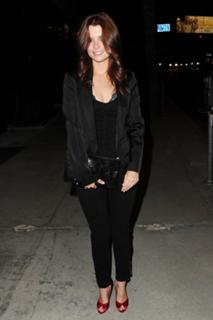 JoAnna Garcia Swisher feet photo thumbnail