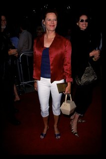 JoBeth Williams feet photo thumbnail