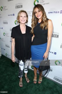 JoBeth Williams feet photo thumbnail