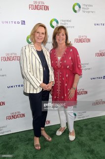 JoBeth Williams feet photo thumbnail