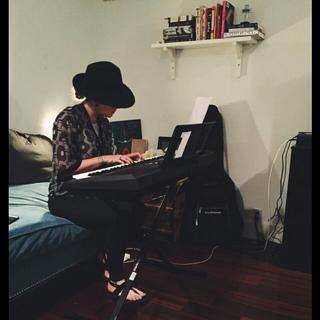 JoJo feet photo thumbnail