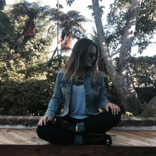 JoJo feet photo thumbnail