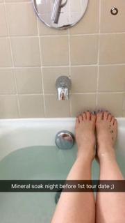 JoJo feet photo thumbnail