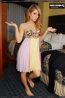 JoJo feet photo thumbnail