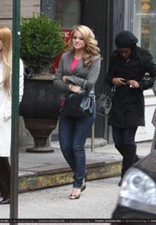 JoJo feet photo thumbnail