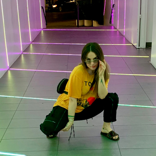 JoJo feet photo thumbnail