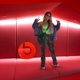 JoJo feet photo thumbnail