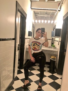 JoJo feet photo thumbnail
