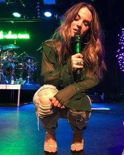 JoJo feet photo thumbnail