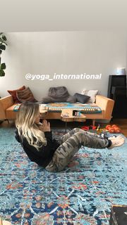 JoJo feet photo thumbnail