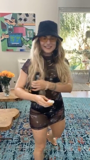 JoJo feet photo thumbnail