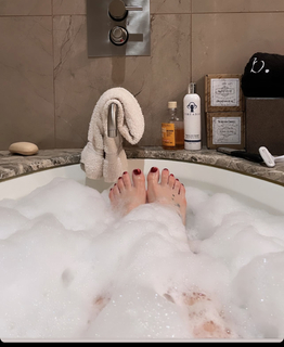 JoJo feet photo thumbnail