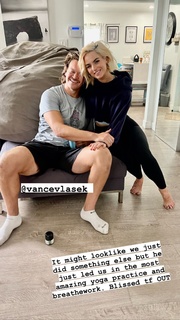 JoJo feet photo thumbnail